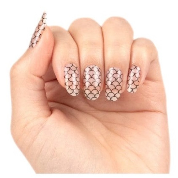 Color Street Mermaid You Look fdl046 100% real nail polish strips 16 Pcs+8 BONUS - Picture 1 of 10